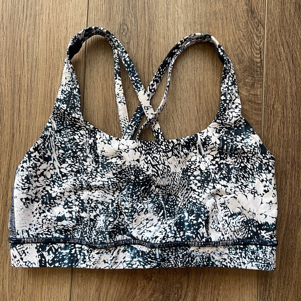 Lululemon Athletica Blue and White Sports Bra with strappy back size 6
